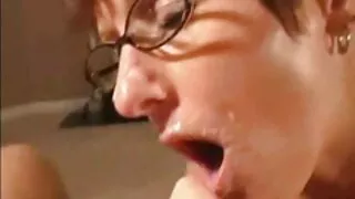 Incomparable Flirt Den film porno des filles vierges Denisse Gomez est sortie sur le balcon et coquine là-bas