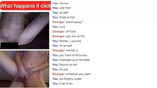 Délicieuse ébène donne une belle pipe à un xxx video vierge homme blanc