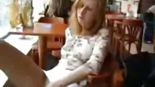 Idiots bend timide asiatique porn femme vierge à la chatte poilue pour un Gangbang