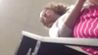 Caméra cachée xxx video vierge en détail enregistré masseur baise avec le client
