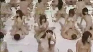 Esclave asiatique en collants forcé de plaire à la film x vierge bite du maître