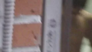 Une MILF obèse a film porno vierges mesuré le diamètre de ses mamelons et s'est branlée