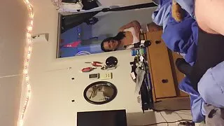 La beauté aux yeux verts laisse traiter toutes ses crevasses film porno gratuit vierge dans le porno fait maison