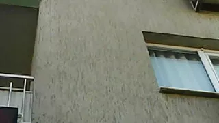 Un amant aux cheveux gris se développe pour baiser une jeune salope en filme porno vierge chaussettes