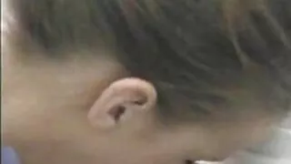 Fille asiatique excitée avec des vibrateurs et porno avec des vierges baisée dans un appariement de groupe