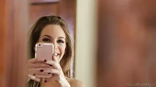 Corruption anale grossièrement filmée d'une fille maigre video porno fille vierge