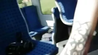 La femme suce video de sexe vierge et branle le pénis de son mari dans la voiture et en avale le sperme