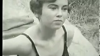 Empalé sur un pénis chatte puissante d'une blonde fragile film x fille vierge aux petits seins