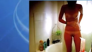 Il a lavé le client sous film porno fille vierge la douche et s'est rendu à lui sur un matelas pneumatique
