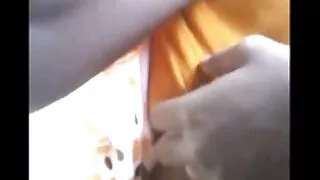 Ebony est excitée par la masturbation et porno arabe vierge abandonne dans le cul